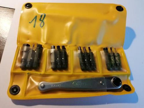 20 tooth ratchet offset socket  screw key set N0 1313, Bricolage & Construction, Outillage | Outillage à main, Comme neuf, Enlèvement ou Envoi