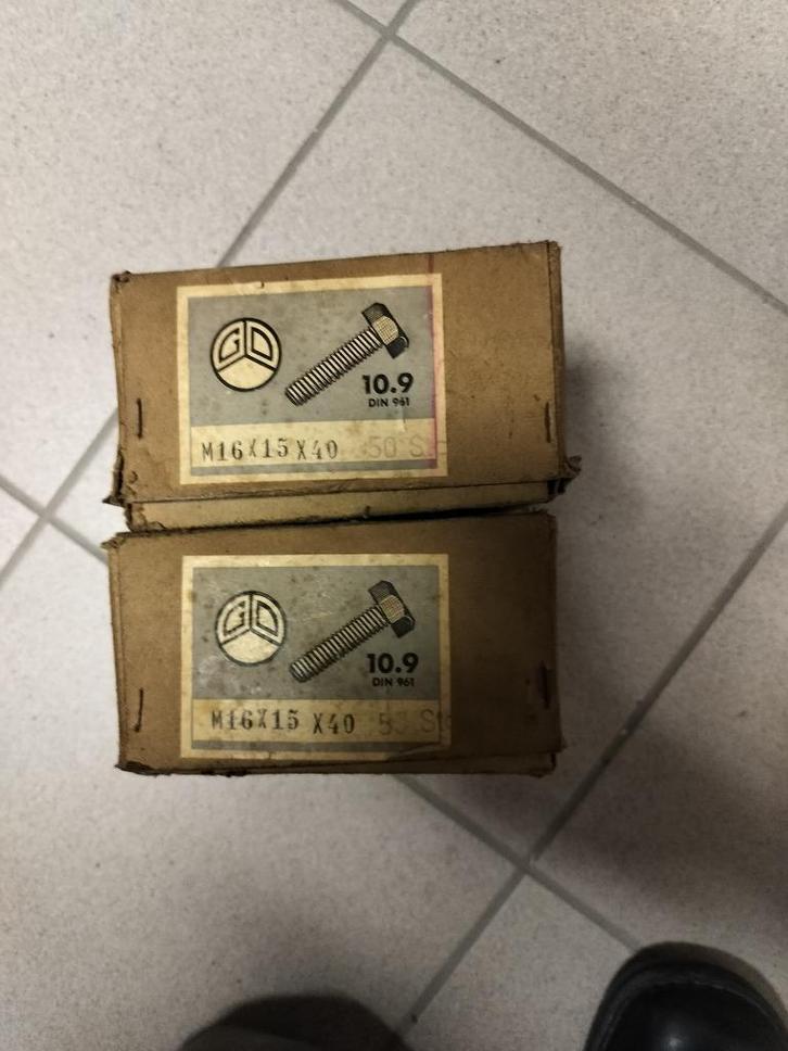 diverse metaalwaren, Doe-het-zelf en Bouw, IJzerwaren en Bevestigingsmiddelen, Nieuw, Bouten of Moeren, 50 tot 100 mm, Ophalen