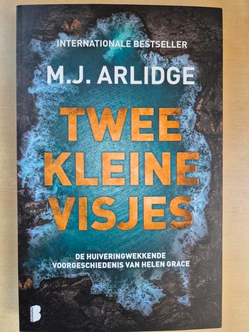 M.J. Arlidge - Twee kleine visjes, Boeken, Thrillers, Ophalen of Verzenden