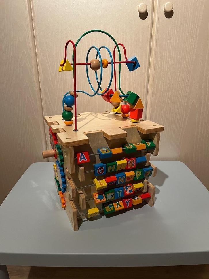 Kidkraft Activiteitenkubus met kralenboog, Enfants & Bébés, Jouets | Jouets en bois, Comme neuf, Autres types, Enlèvement