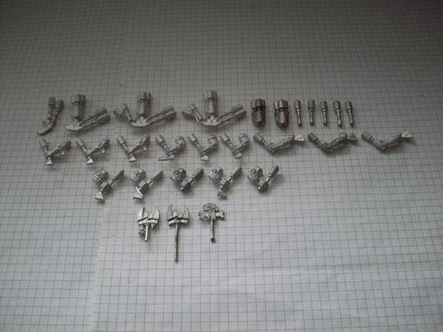 Bitz de stikkbombs/frags à manche + emblèmes Orks métal W40K, Hobby en Vrije tijd, Wargaming, Gebruikt, Warhammer 40000, Accessoires