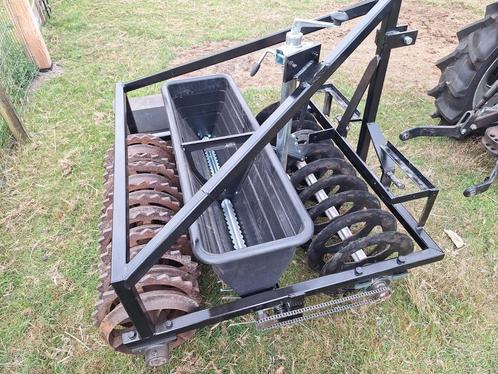 Doorzaaimachine / Zaaimachine 100cm t.b.v. minitractor, Tuin en Terras, Hand-tuingereedschap, Ophalen