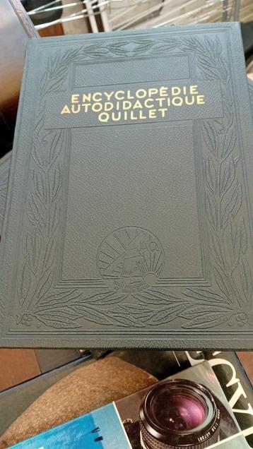 Encyclopédie autodidactique Quillet en 4 tomes  beschikbaar voor biedingen
