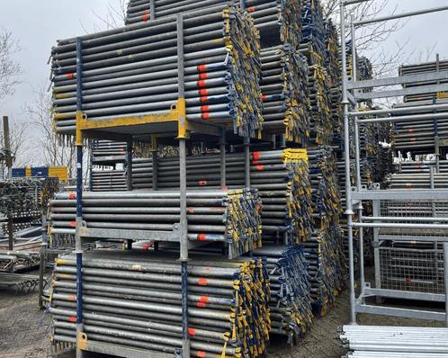 Lot d'éléments d'échafaudages Layher, Zakelijke goederen, Machines en Bouw | Liften, Steigers en Ladders, Ophalen of Verzenden