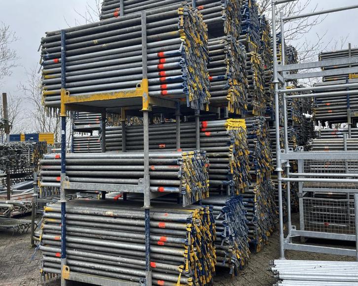 Lot d'éléments d'échafaudages Layher, Zakelijke goederen, Machines en Bouw | Liften, Steigers en Ladders, Ophalen of Verzenden
