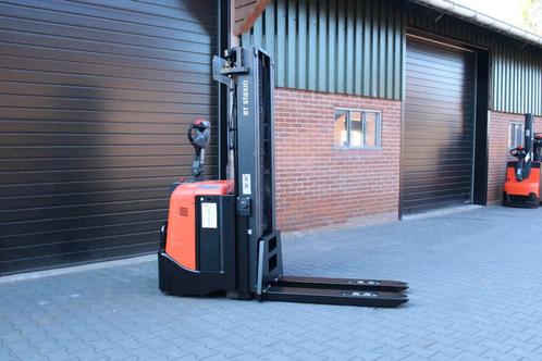 Toyota SPE160L stapelaar elektrische triplex accubj 2025, Zakelijke goederen, Machines en Bouw | Heftrucks en Intern transport