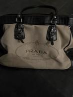 Prada tas vintage, Ophalen