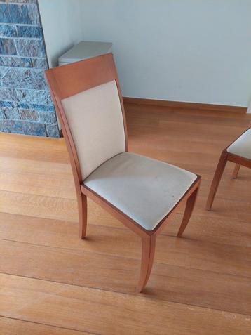 Stoelen eetkamer beschikbaar voor biedingen