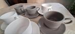 6 tasses et soucoupes GRATUITS (3 blancs, 3 gris), Maison & Meubles, Enlèvement