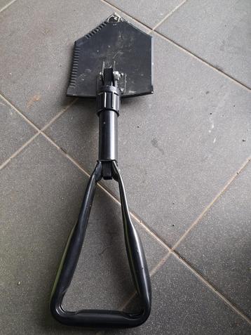 Pelle à neige auto beschikbaar voor biedingen