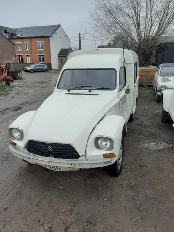 2 ancêtres citroen acadiane et Triumph 1300, Autos, Oldtimers & Ancêtres, Particulier, Achat, Triumph