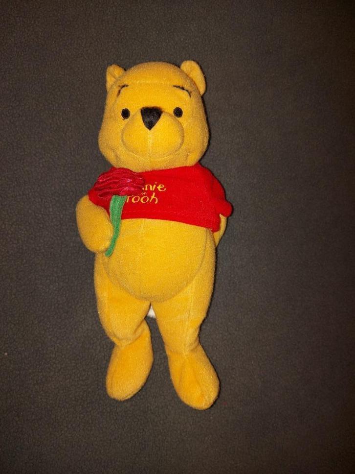 Disney Winnie the Pooh Knuffel (met roze), Kinderen en Baby's, Speelgoed | Knuffels en Pluche, Gebruikt, Beer, Ophalen