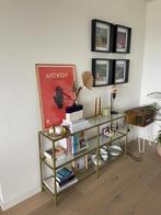 Modern dressoir in messing en glas, Huis en Inrichting, Kasten | Dressoirs, Ophalen, 100 tot 150 cm, Zo goed als nieuw, Glas