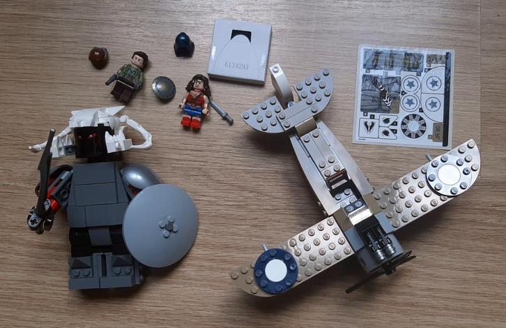 LEGO DC 76075 Wonder Woman Warrior Battle - Quasi nieuw, Enfants & Bébés, Jouets | Duplo & Lego, Comme neuf, Lego, Ensemble complet