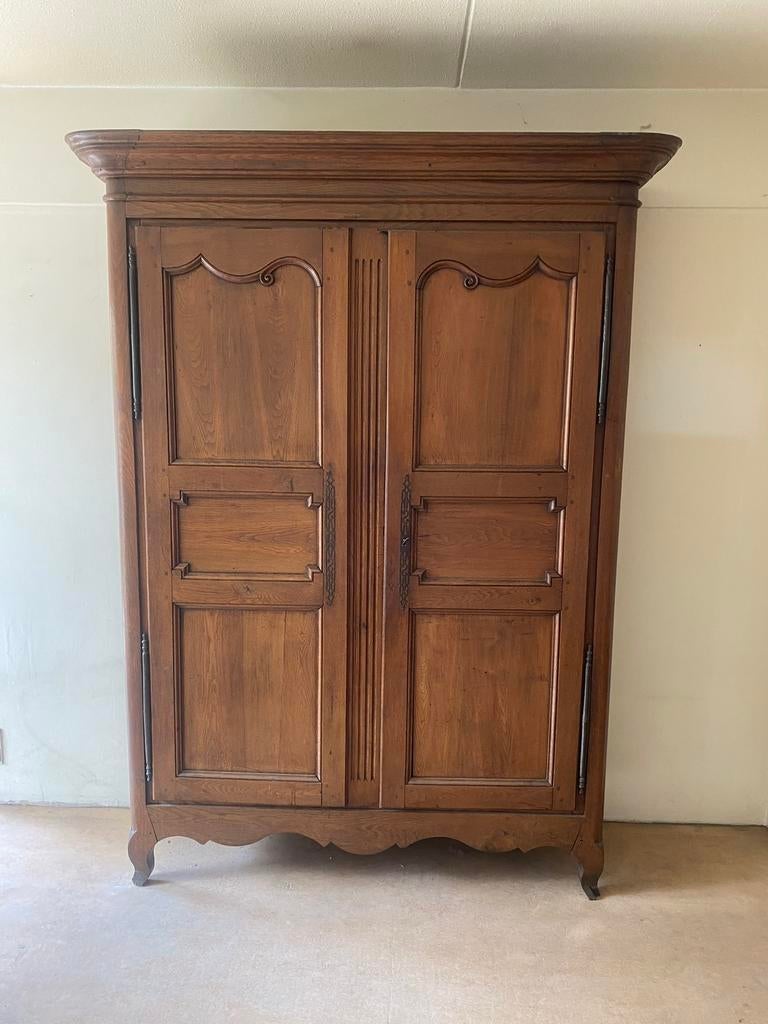 Prachtige Antieke franse eikenhouten kast, Antiquités & Art, Enlèvement