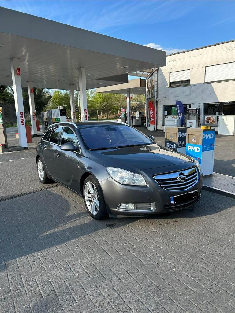 Opel insignia 2.0L Euro5, Auto's, Voorwielaandrijving, Euro 5, Adaptieve lichten, Zwart