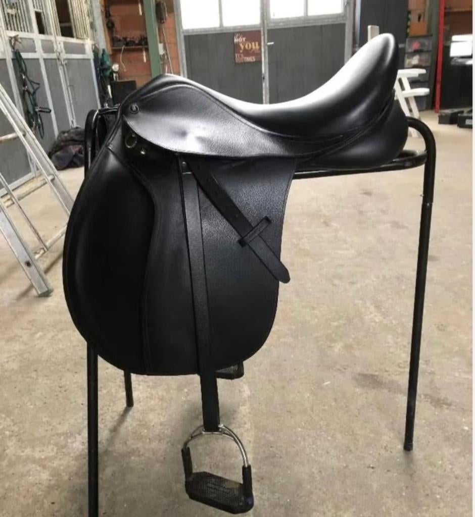 Veelzijdigheidszadel 17,5 inch BR, Dieren en Toebehoren, Paarden en Pony's | Zadels, Gebruikt, Recreatie, Ophalen