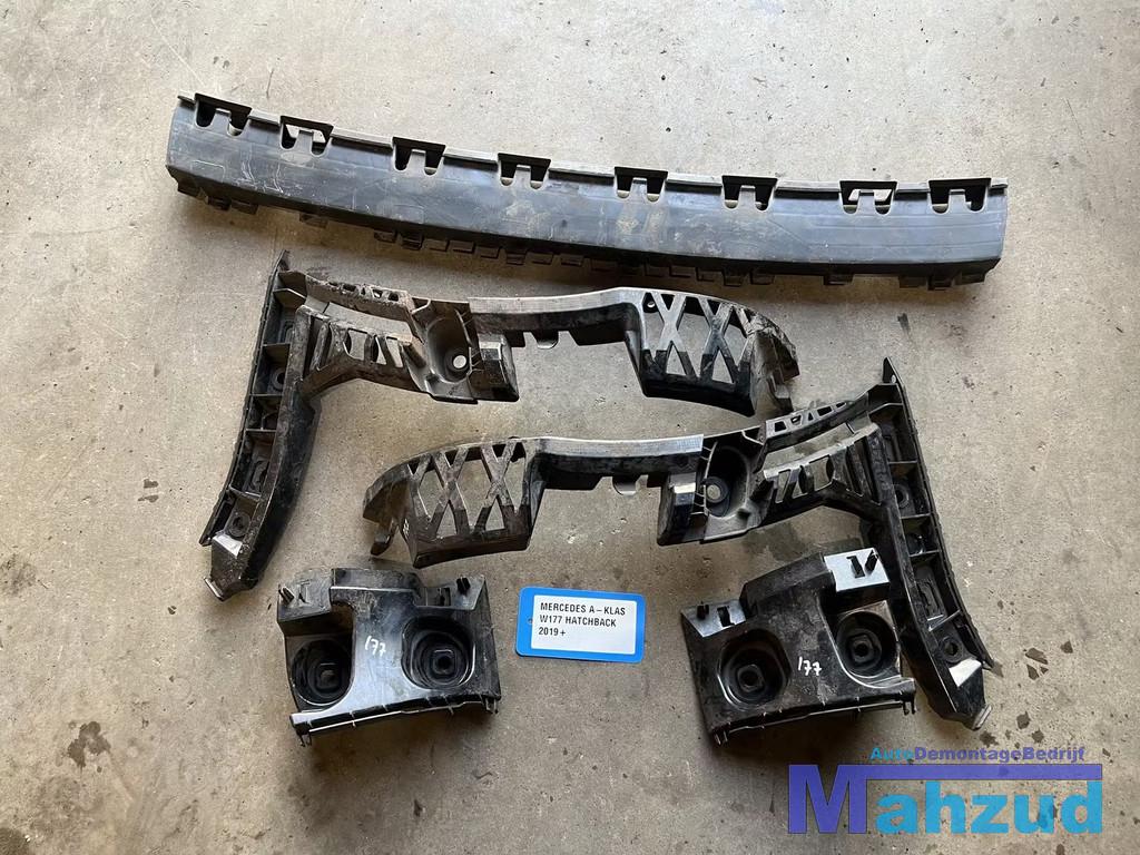 MERCEDES A KLASSE W177 achterbumper steun hatchback 2018+, Gebruikt, Mercedes-Benz AG, Mercedes-Benz, Mercedesstrasse 120
70372  Stuttgart, DE