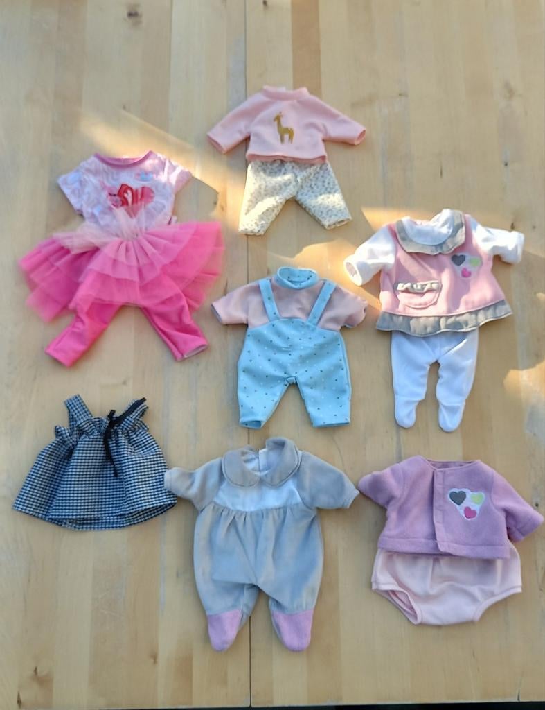 Poppenkleertjes + 4 poppen, Enlèvement