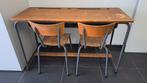 Vintage schoolbureau / lessenaar met 2 stoelen, Huis en Inrichting, Ophalen, Bureau
