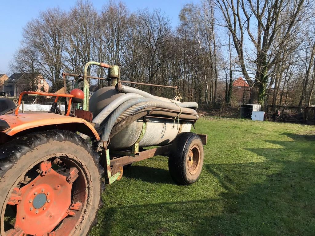 Waterton, Zakelijke goederen, Ophalen