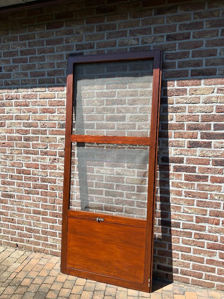 Vliegendeur meranti bruin, Ophalen, Gebruikt, Hout, Buitendeur