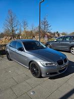 BMW 318i (series 3) 2010 Benzin, Auto's, BMW, Euro 5, 1995 cc, Zwart, 4 cilinders
