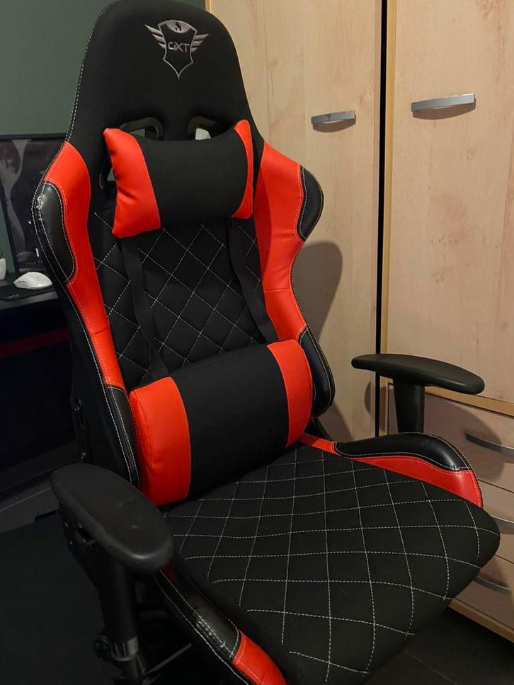 Gaming-bureaustoel TRUST, Huis en Inrichting, Bureaustoelen, Zo goed als nieuw, Ophalen