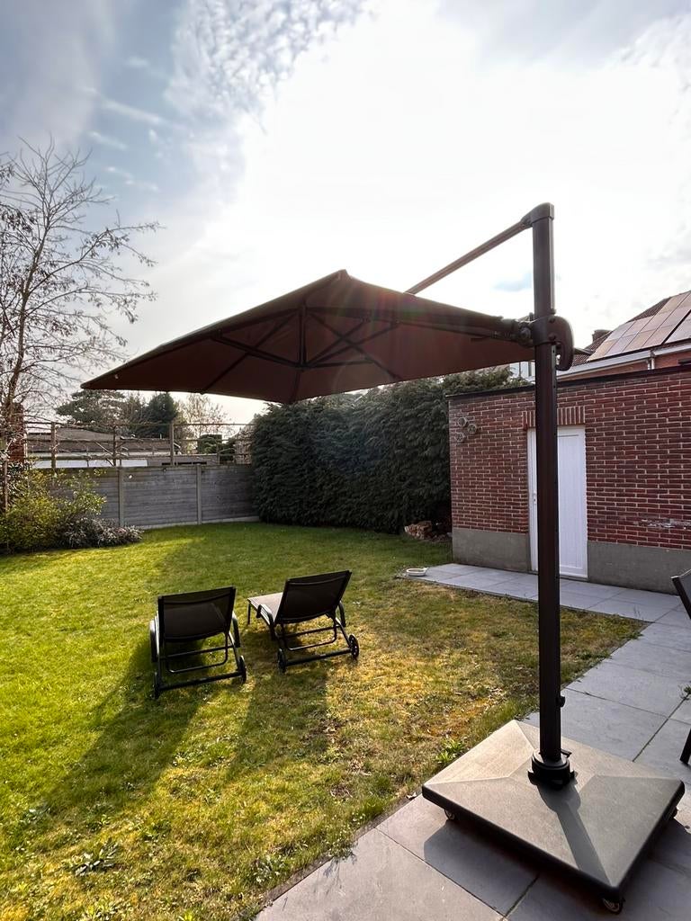 Zweefparasol 2x3m + voet 90 kg, Ophalen, Verstelbaar, Gebruikt, 2 tot 3 meter