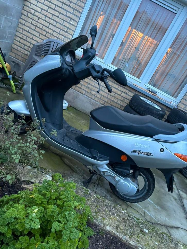 peugeot, Fietsen en Brommers, Scooters | Peugeot, Zo goed als nieuw, Overige modellen, Klasse B (45 km/u), Benzine, Ophalen