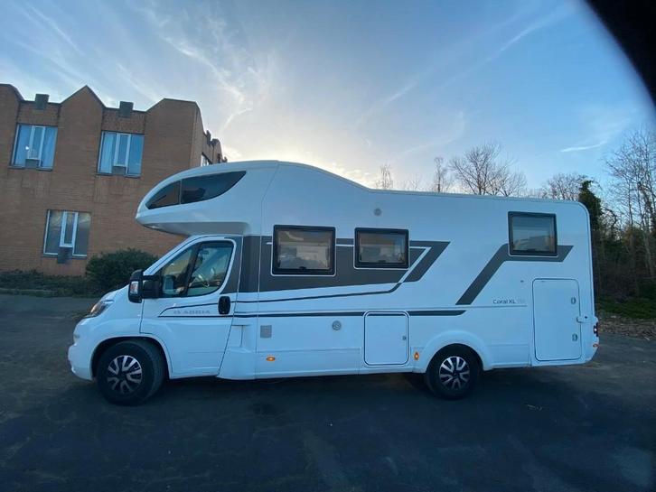 Mobilhome adria coral axess xl s670sl / plus 4 ton, Caravans en Kamperen, Mobilhomes, Particulier, Adria, L-zit, TV, Dakluik, Ophalen
