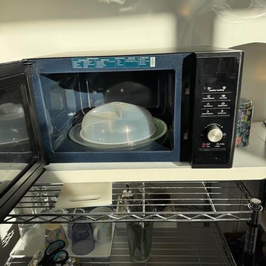 Micro-ondes Samsung, Electroménager, Micro-ondes, Comme neuf, À Poser, 45 à 60 cm, Gril, Plaque tournante, Enlèvement