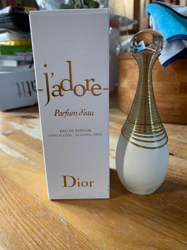 Dior J'adore Parfum d'eau 30ml EDP, Handtassen en Accessoires, Uiterlijk | Parfum, Ophalen of Verzenden