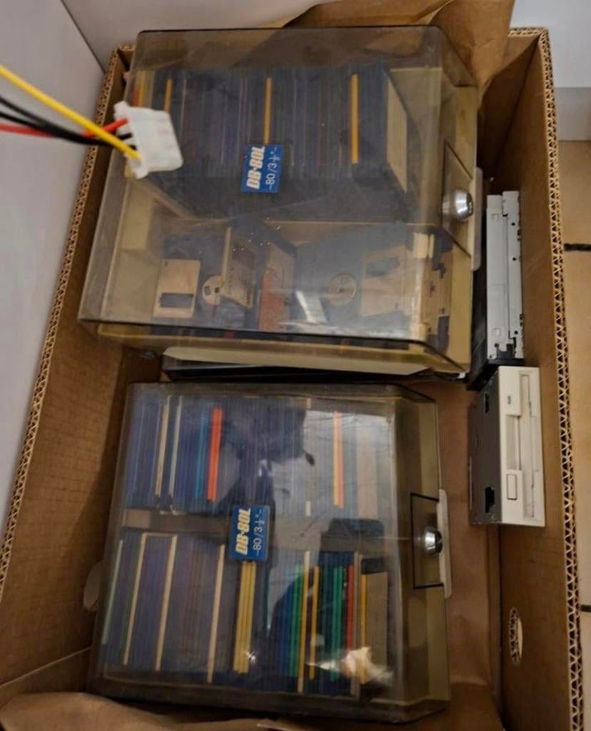 a donner disquette non tester avec boite 300 disquette, Informatique & Logiciels, Ordinateurs Vintage, Enlèvement