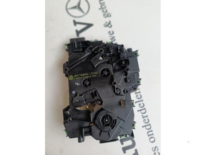 Slotmechaniek achterdeur Bus-Bestel van een Mercedes Vito, Auto-onderdelen, Carrosserie, Mercedes-Benz, Gebruikt, 3 maanden garantie