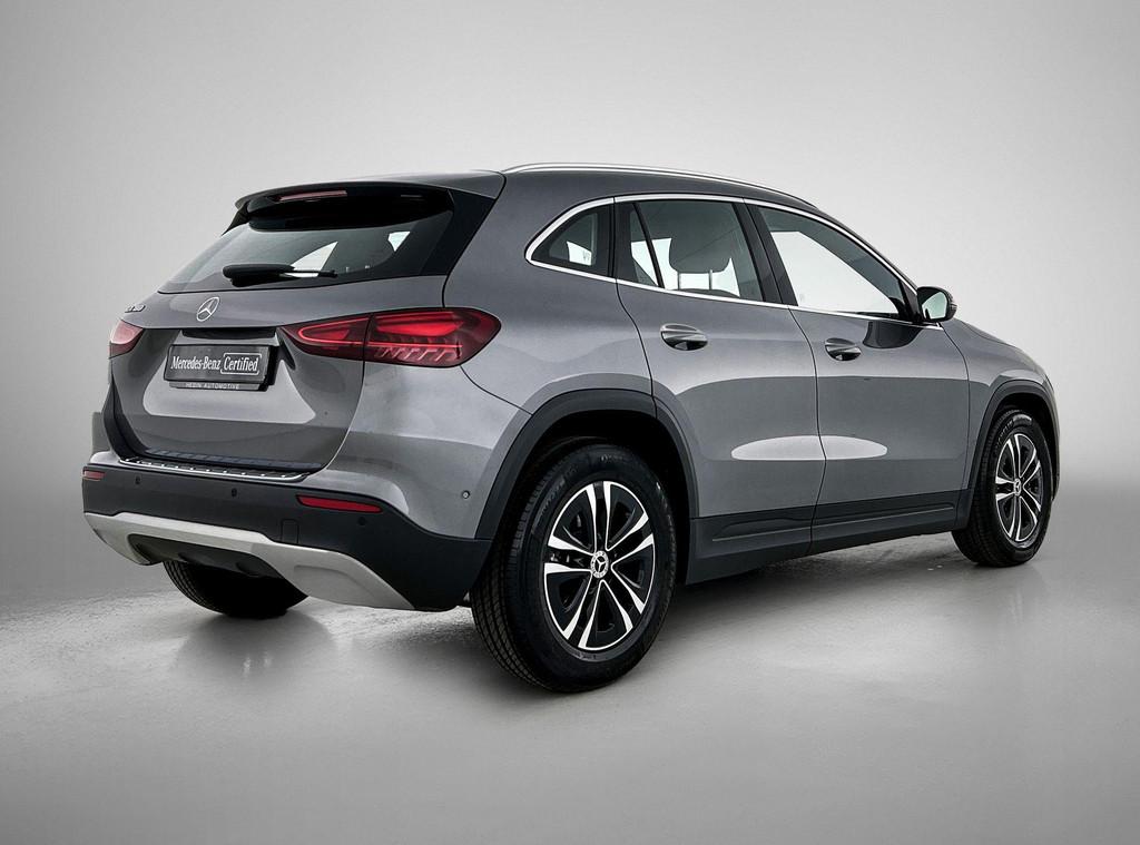 Mercedes-Benz GLA-klasse 180 Essential Line Verwarmde Zetels, Stof, Gebruikt, Zwart, 4 cilinders