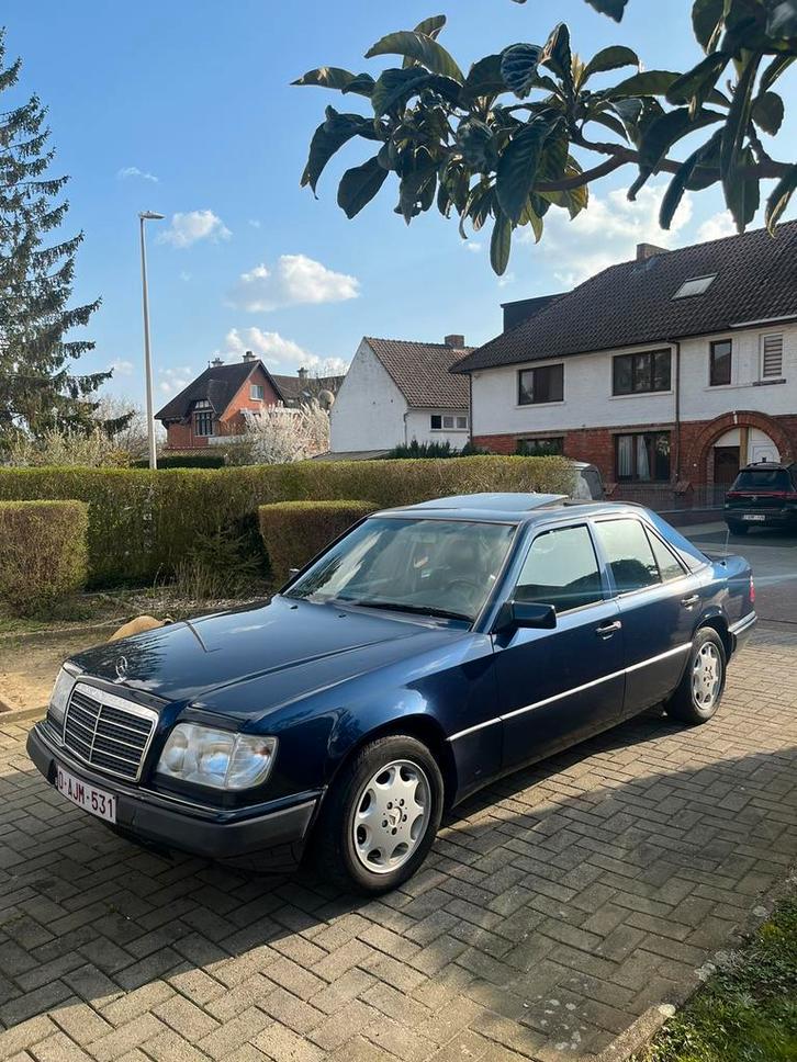 W124 E220 Collection 406/1000 Automaat, Auto's, Mercedes-Benz, Particulier, E-Klasse, Airconditioning, Benzine, Automaat, Leder