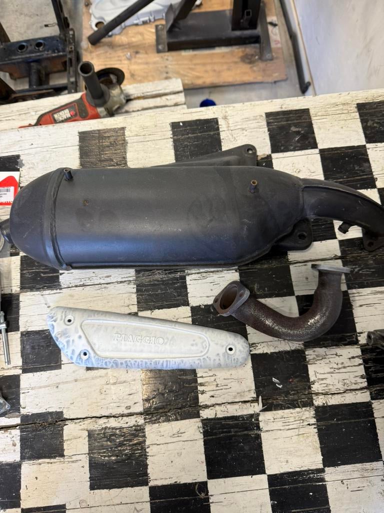 Piaggio Uitlaat Skipper 125cc 180cc, Vélos & Vélomoteurs, Pièces de cyclomoteur | Scooters, Enlèvement ou Envoi, Comme neuf, Pot d'échappement