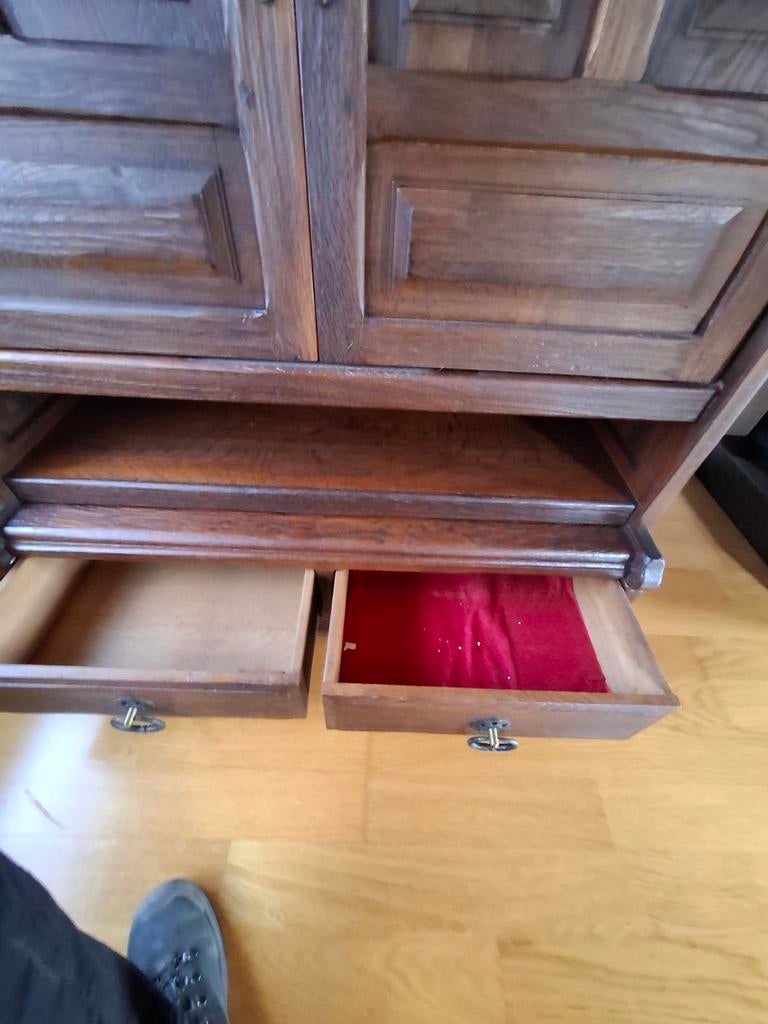 Tv kast antiek., Ophalen