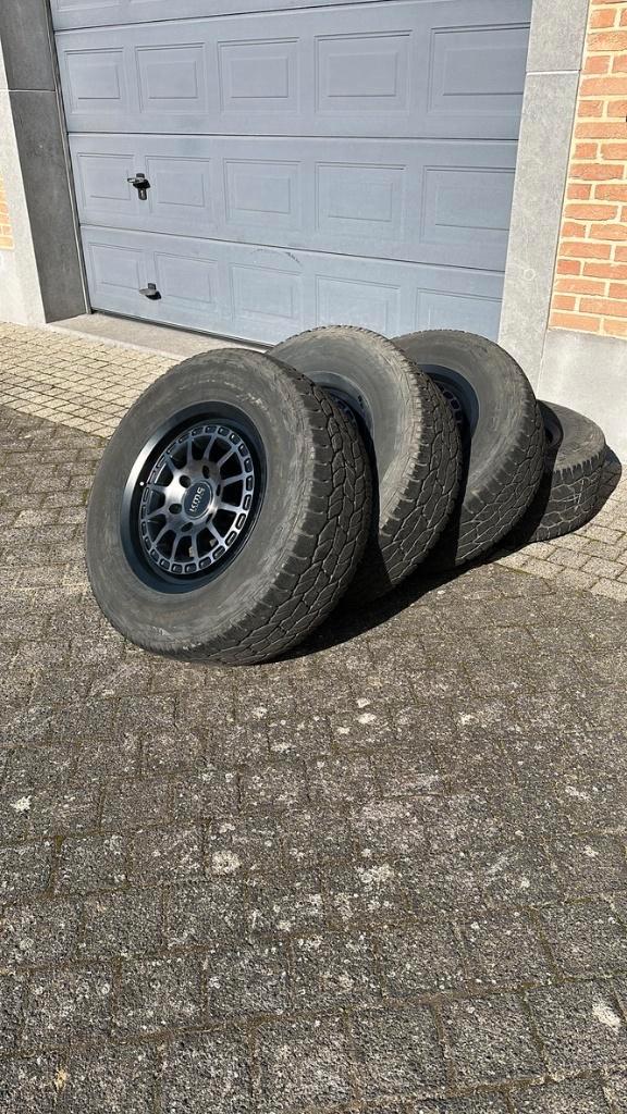 Velgen 17inch ET20 KMC Canyon black/grey Toyota Hilux, Auto-onderdelen, Banden en Velgen, Velg(en), All Season, 17 inch, 265 mm