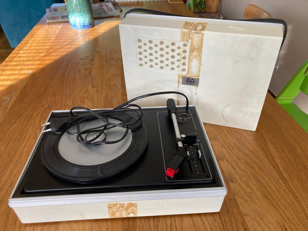 Vintage Platenspeler van Tesla, Audio, Tv en Foto, Platenspelers, Ophalen, Niet werkend, Platenspeler, Overige merken