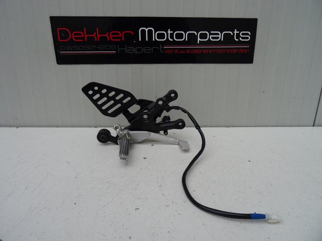 Remset / Rechter Voetsteun Yamaha YZF R6 2017-2018-2024 RJ27, Ophalen of Verzenden, -, -, -