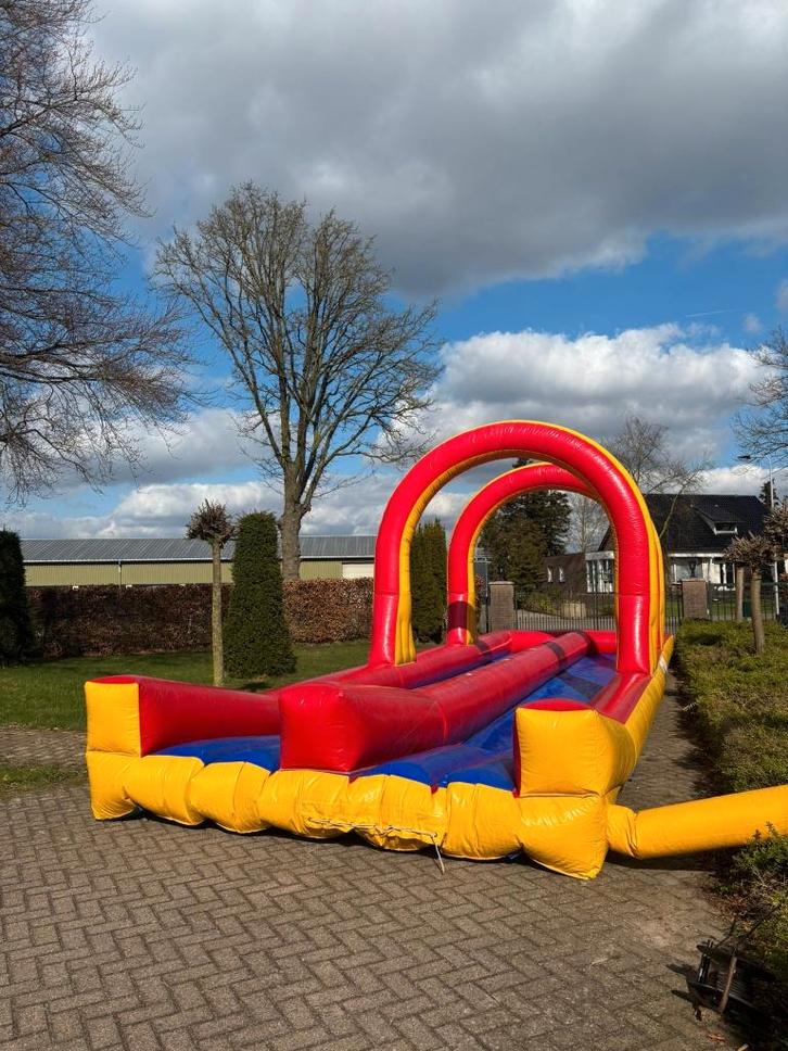 Springkussen zeer mooie buikschuifbaan voor groot en klein, Enfants & Bébés, Jouets | Extérieur | Coussins gonflables, Comme neuf