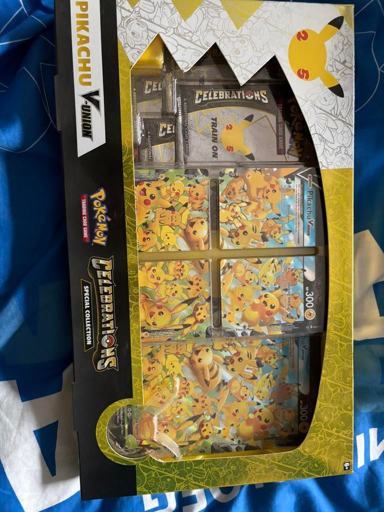 Pokemon celebrations pikachu v union special collection, Enlèvement ou Envoi, Neuf