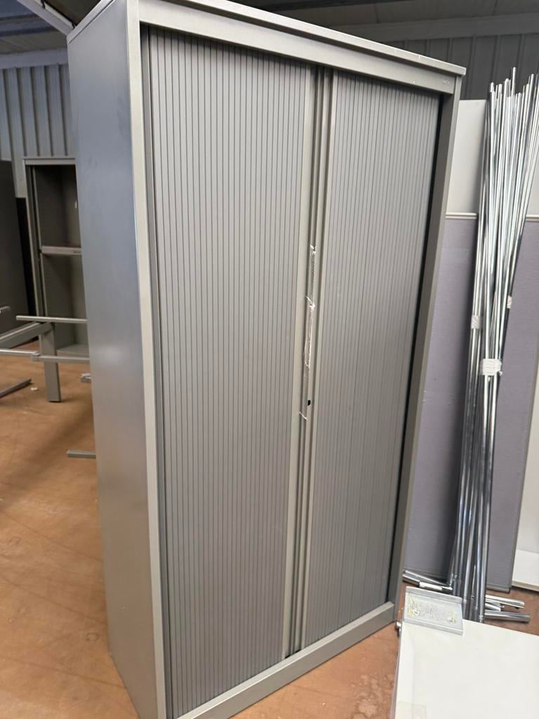 Armoires métalliques de bureau – lot important, Maison & Meubles, Armoires | Armoires à porte coulissante & Armoires à archives
