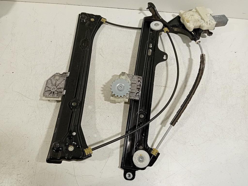 Raammechaniek elektrisch links voor BMW i3, Onderdelen@venauto.nl, Van der Ven Autorecycling B.V., Gebruikt, Ettenseweg 76, 4706 PB Roosendaal, The Netherlands