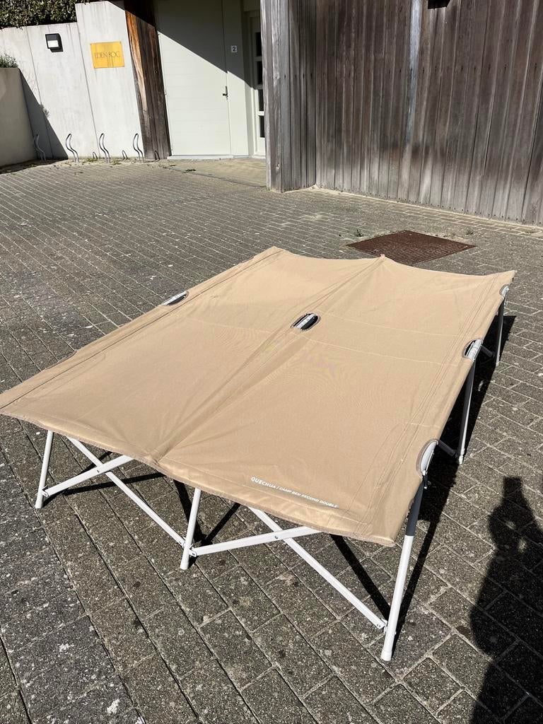 Lit de camp Quechua pour 2 personnes, Caravanes & Camping, Enlèvement, Comme neuf