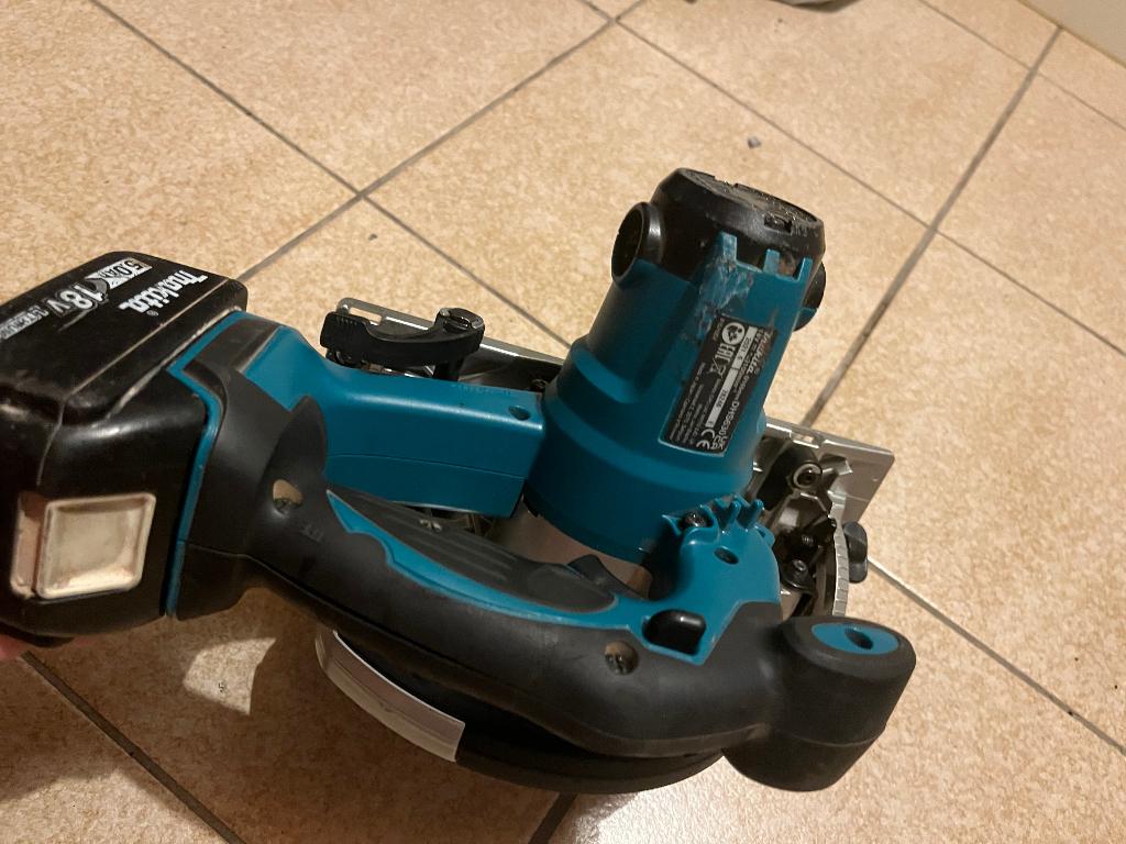Makita zaag, Bricolage & Construction, Outillage | Scies mécaniques, Utilisé, Scie circulaire, Enlèvement ou Envoi