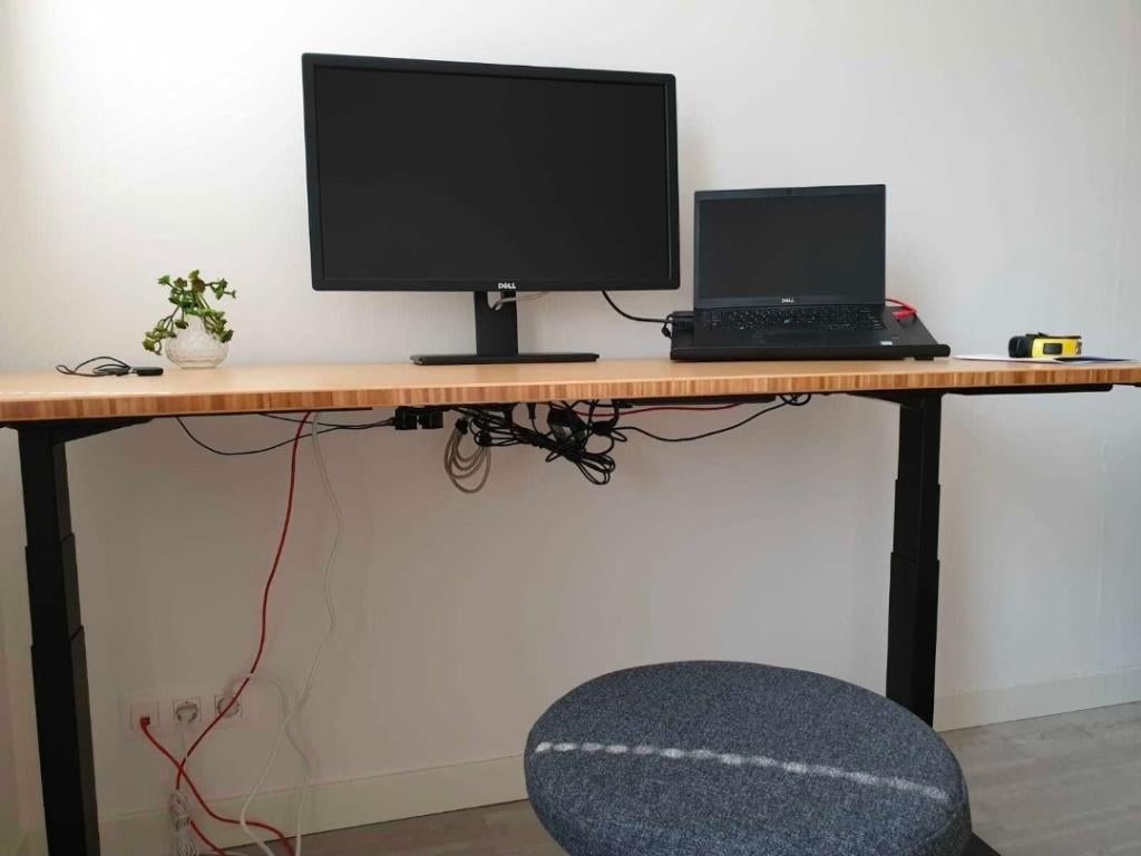 Electrische zit sta bureau 140x80vm bamboe topblad Siirra, Ophalen, Hout, In hoogte verstelbaar, Zo goed als nieuw