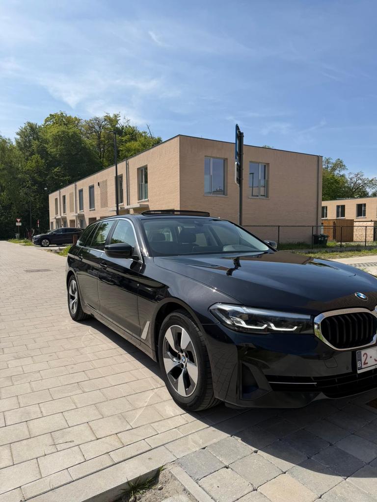 BMW 520d Facelift | 2022 | Panodak, Auto's, Automaat, Zwart, 5 deurs, Particulier
